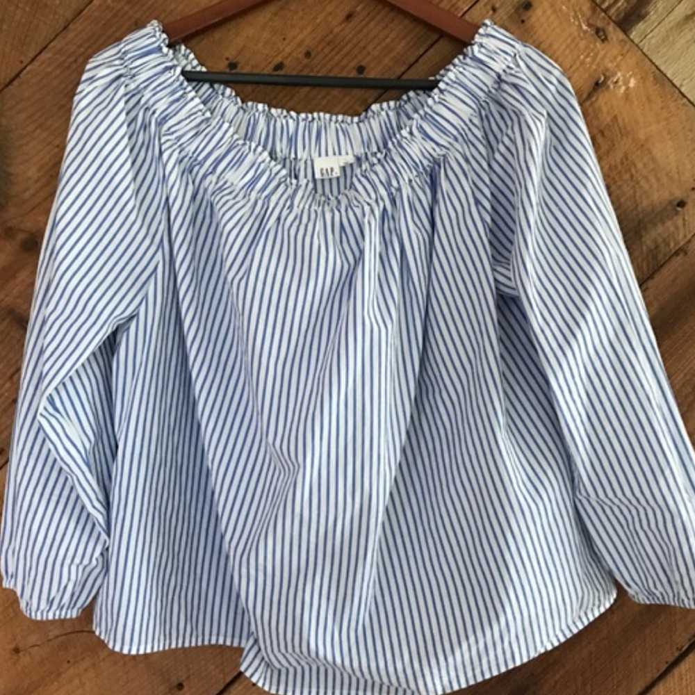 Gap off the shoulder top